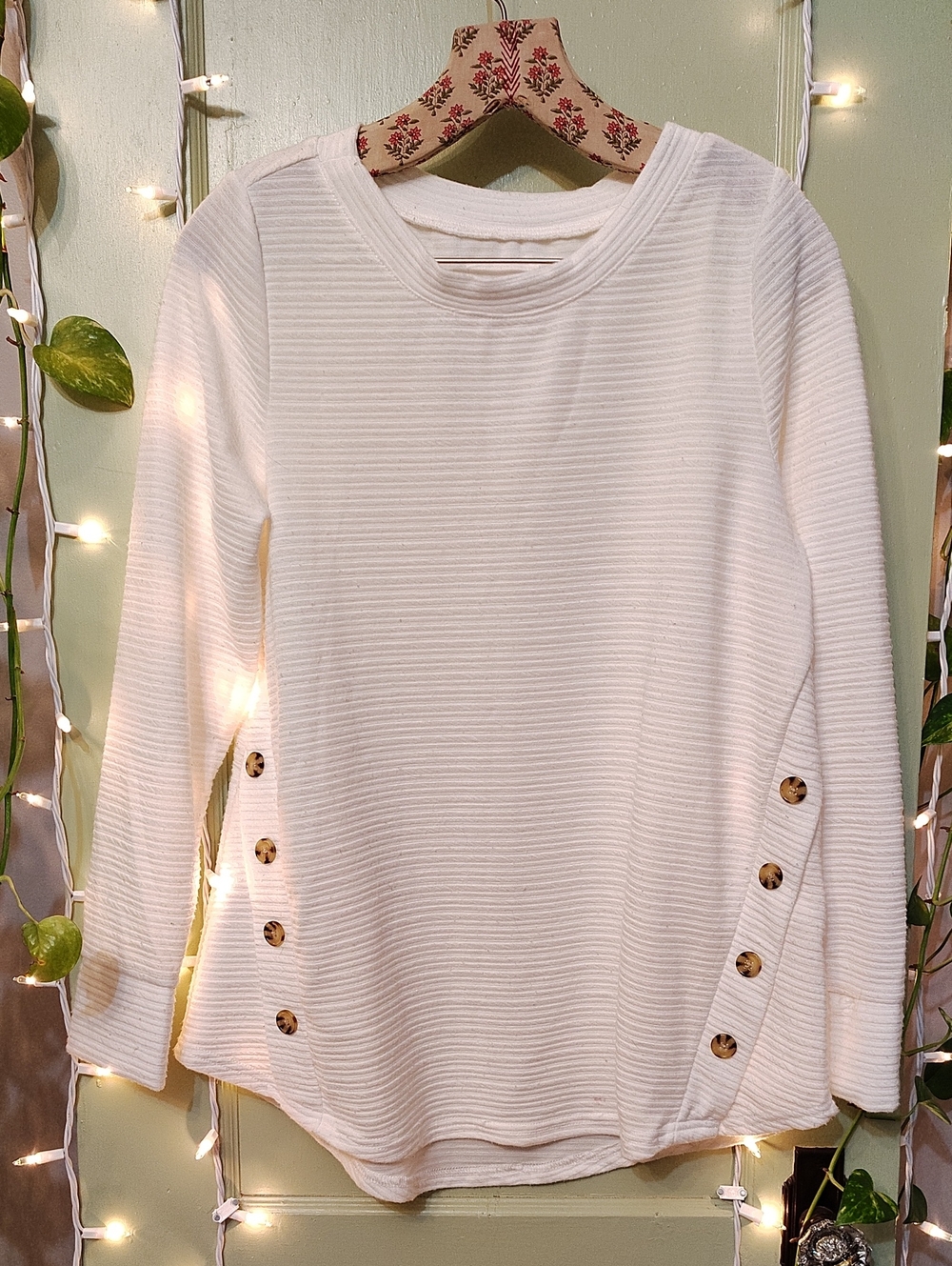 Women's New York Laundry Off White Button Hip Long Sleeve Crewneck Shirt S